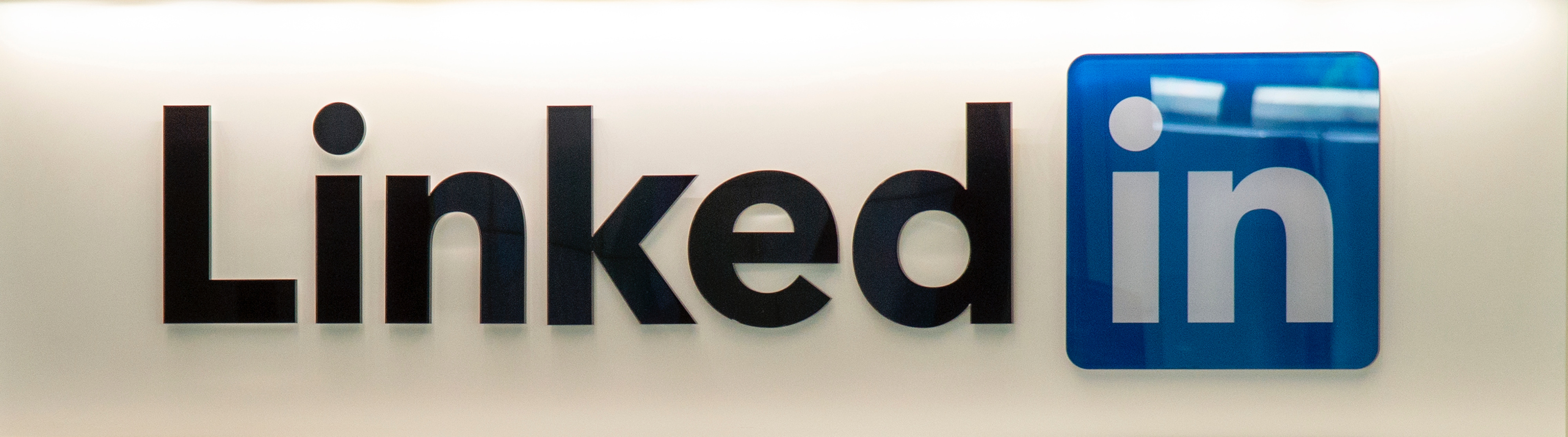 How to generate leads on LinkedIn for your Career and Business by Adam Berguem